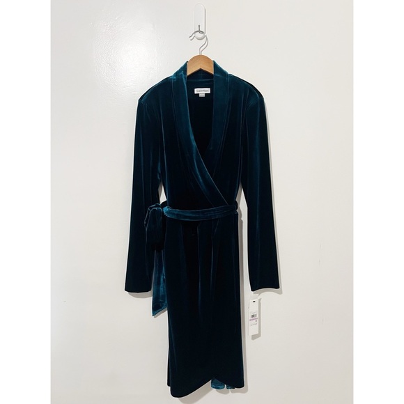 Calvin Klein Dresses & Skirts - Calvin Klein Velvet Wrap Waist Malachite Dress Size 6